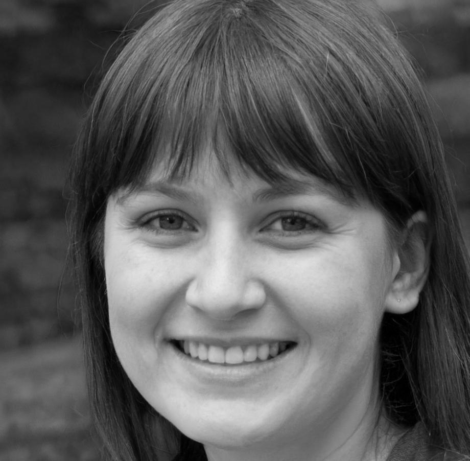 Ritratto di Elena Rossi, docente di disegno dal vero